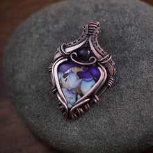 Load image into Gallery viewer, Dhalia Violet with Amethyst accent