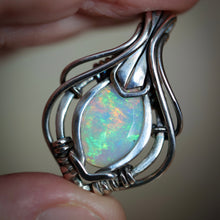 Load image into Gallery viewer, Genuine 5.65ct faceted Opal
