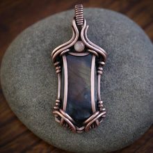 Load image into Gallery viewer, Spectrolite Labradrorite
