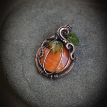 Load image into Gallery viewer, Spiny Oyster Shell Pumpkin
