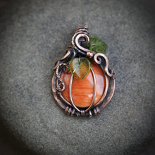 Load image into Gallery viewer, Spiny Oyster Shell Pumpkin
