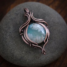 Load image into Gallery viewer, Stinking Water Plume agate Doublet
