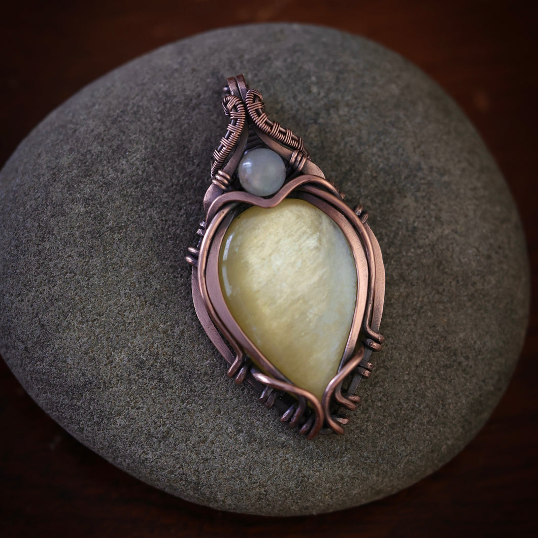 Yellow Mica with Labradorite accent