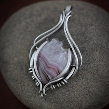 Load image into Gallery viewer, Agua Nueva Agate with Crystal Edge
