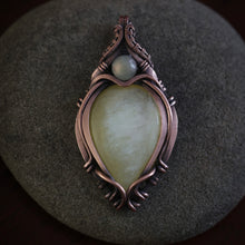 Load image into Gallery viewer, Yellow Mica with Labradorite accent
