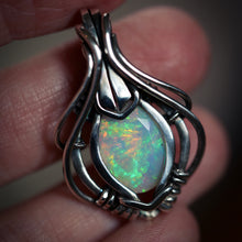 Load image into Gallery viewer, Genuine 5.65ct faceted Opal
