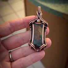 Load and play video in Gallery viewer, Spectrolite Labradrorite
