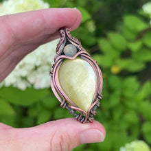 Load and play video in Gallery viewer, Yellow Mica with Labradorite accent

