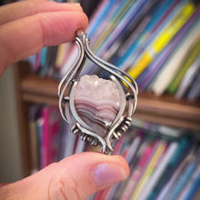 Load and play video in Gallery viewer, Agua Nueva Agate with Crystal Edge
